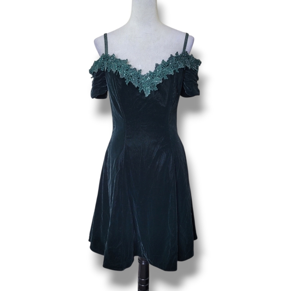 Niki Vintage Velvet Formal Emerald Green Dress Size 10